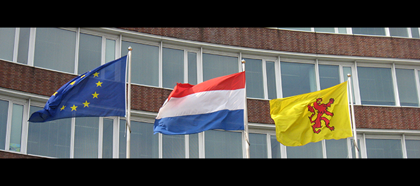 vlaggen_provinciehuis